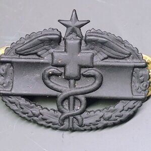 Orig US Army Combat Medic Award Medal Infantry Uniform Collar Insignia Pin Badge
